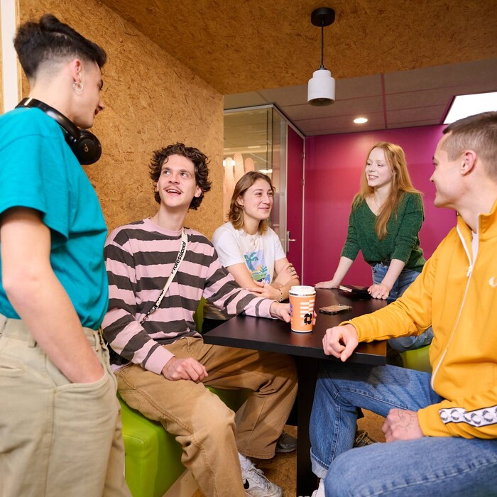 International students talking in English